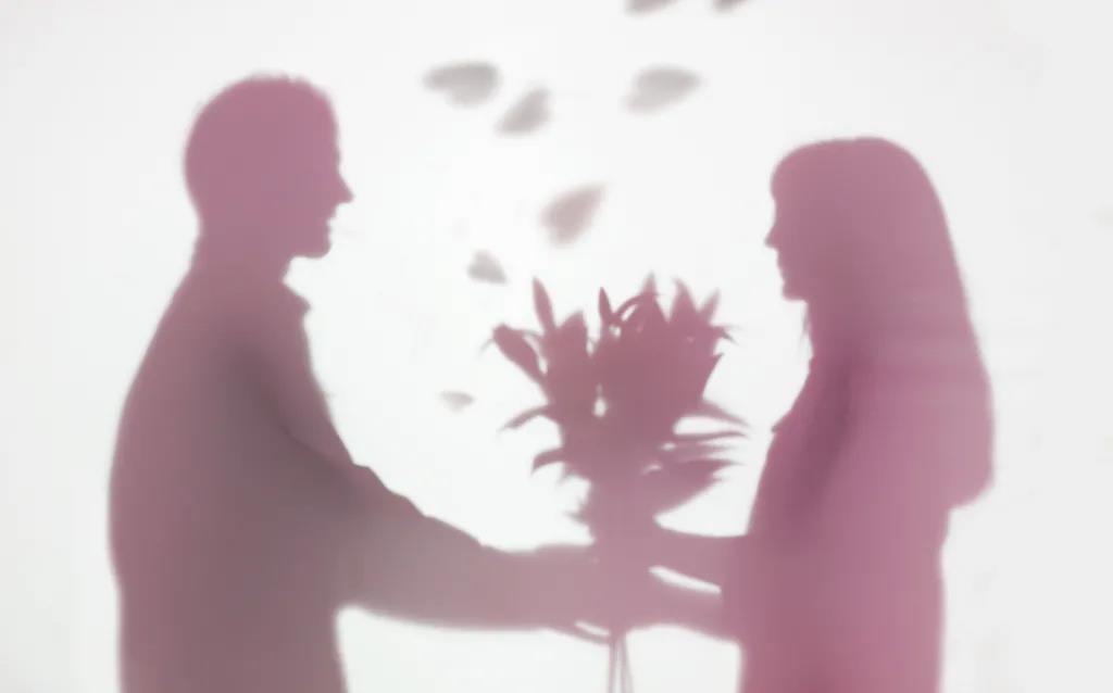 河岸邊，水云處，一生摯愛(ài)，城熟可期！